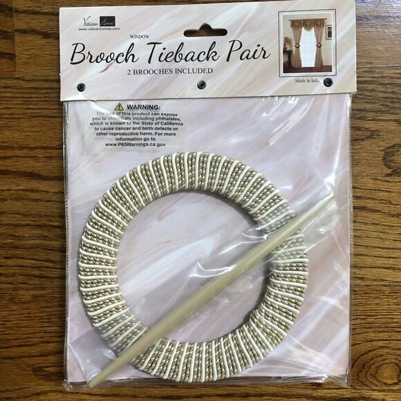 Vatican Homes Brooch Style Curtain Tie Backs Set of Two NWT - Picture 3 of 3